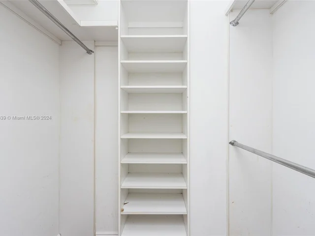 500 Bayview Dr # 1731, Sunny Isles Beach FL 33160