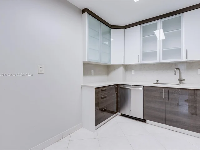 500 Bayview Dr # 1731, Sunny Isles Beach FL 33160