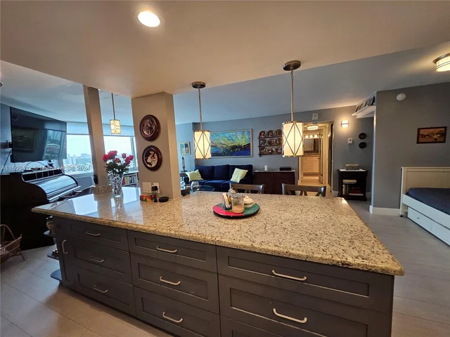 7135 Collins Ave # 1231, Miami Beach FL 33141