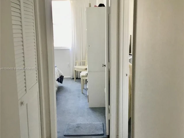 300 Bayview Dr # 905, Sunny Isles Beach FL 33160