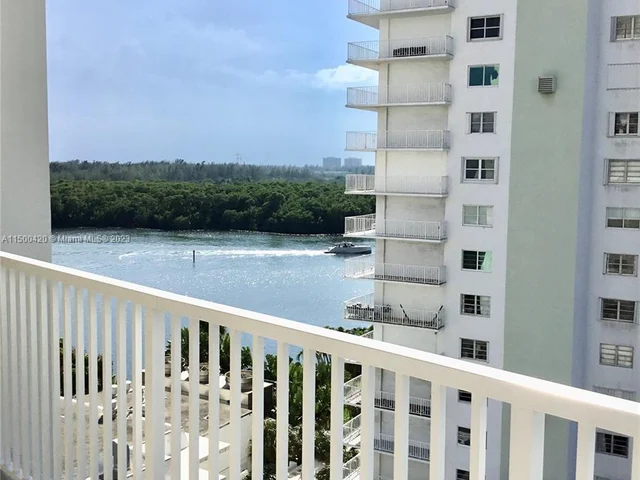 300 Bayview Dr # 905, Sunny Isles Beach FL 33160