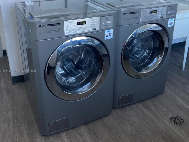 300 Bayview Dr # 905, Sunny Isles Beach FL 33160