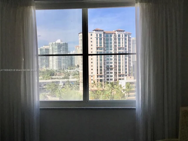 300 Bayview Dr # 905, Sunny Isles Beach FL 33160