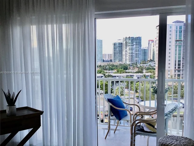 300 Bayview Dr # 905, Sunny Isles Beach FL 33160