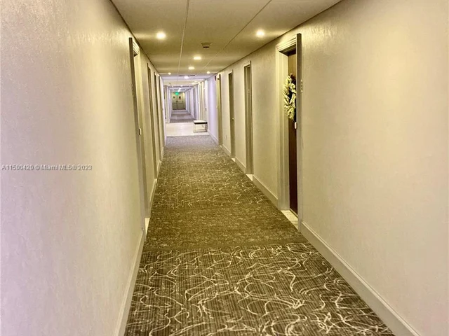 300 Bayview Dr # 905, Sunny Isles Beach FL 33160