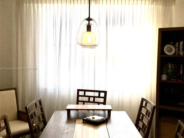 300 Bayview Dr # 905, Sunny Isles Beach FL 33160