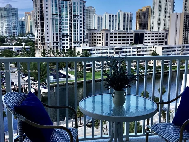 300 Bayview Dr # 905, Sunny Isles Beach FL 33160