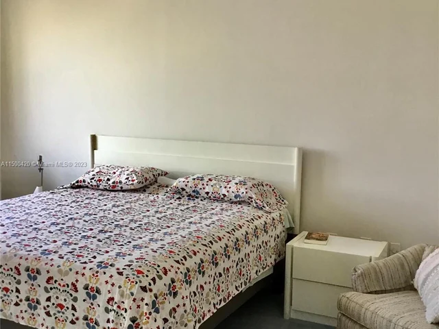 300 Bayview Dr # 905, Sunny Isles Beach FL 33160