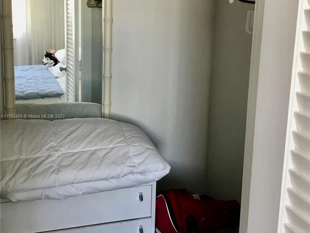 300 Bayview Dr # 905, Sunny Isles Beach FL 33160