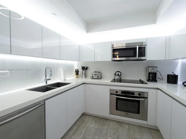 102 24th St # 1545, Miami Beach FL 33139