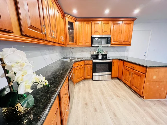 101 E Mcnab Rd # 325, Pompano Beach FL 33060