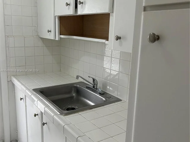 650 Pennsylvania Ave # 21, Miami Beach FL 33139