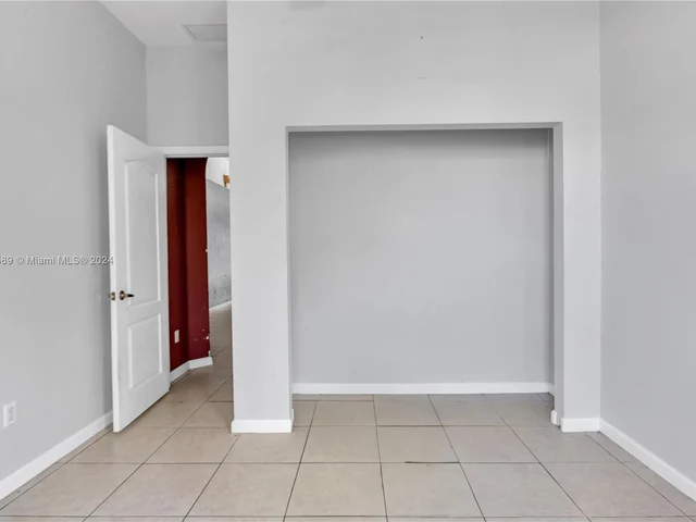 1819 NE 37th Pl, Homestead FL 33033