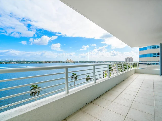 1551 N Flagler Dr # 818, West Palm Beach FL 33401
