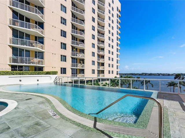 1551 N Flagler Dr # 818, West Palm Beach FL 33401