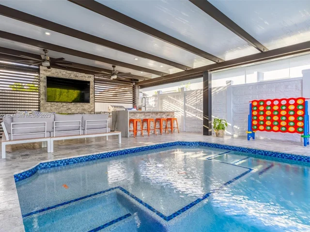 14201 SW 28th St, Miami FL 33175