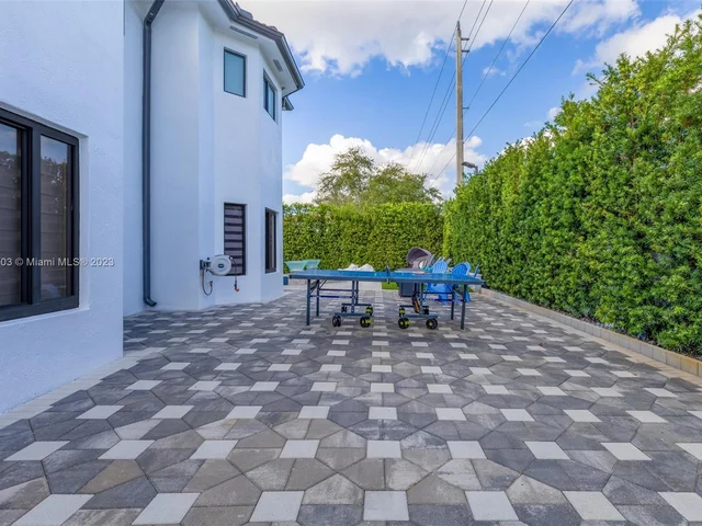 14201 SW 28th St, Miami FL 33175