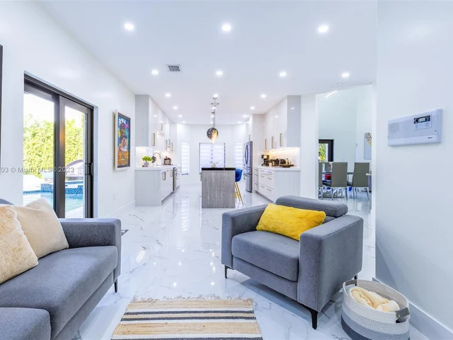 14201 SW 28th St, Miami FL 33175