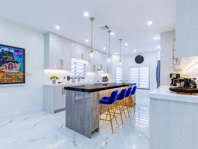 14201 SW 28th St, Miami FL 33175