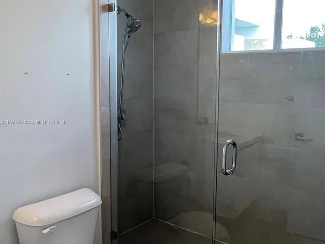 10380 NW 68th Ter, Doral FL 33178