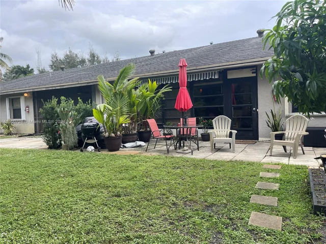 570 SW 20th Ct # 2, Delray Beach FL 33445