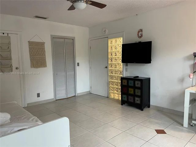 570 SW 20th Ct # 2, Delray Beach FL 33445