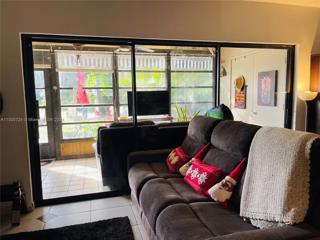 570 SW 20th Ct # 2, Delray Beach FL 33445