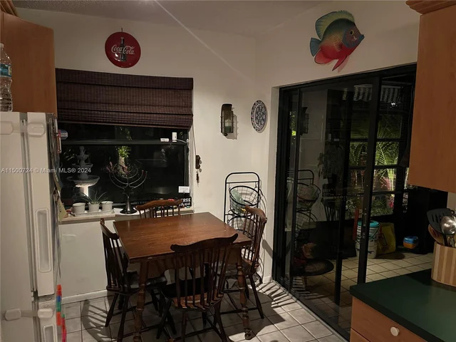 570 SW 20th Ct # 2, Delray Beach FL 33445