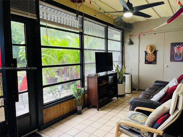 570 SW 20th Ct # 2, Delray Beach FL 33445