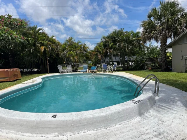 570 SW 20th Ct # 2, Delray Beach FL 33445
