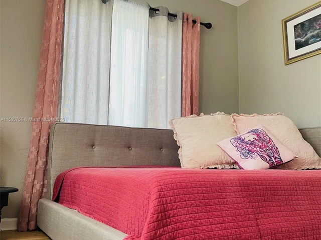 1520 NW 62nd Ter, Miami FL 33147