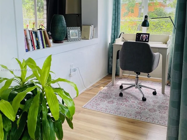 1520 NW 62nd Ter, Miami FL 33147