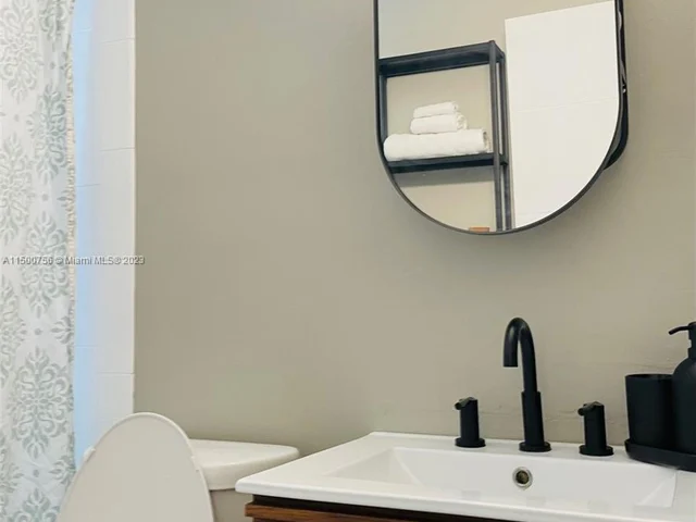 1520 NW 62nd Ter, Miami FL 33147