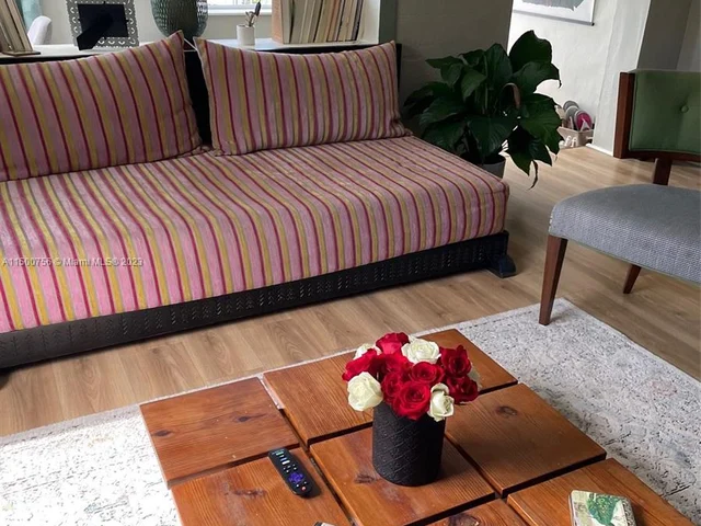 1520 NW 62nd Ter, Miami FL 33147