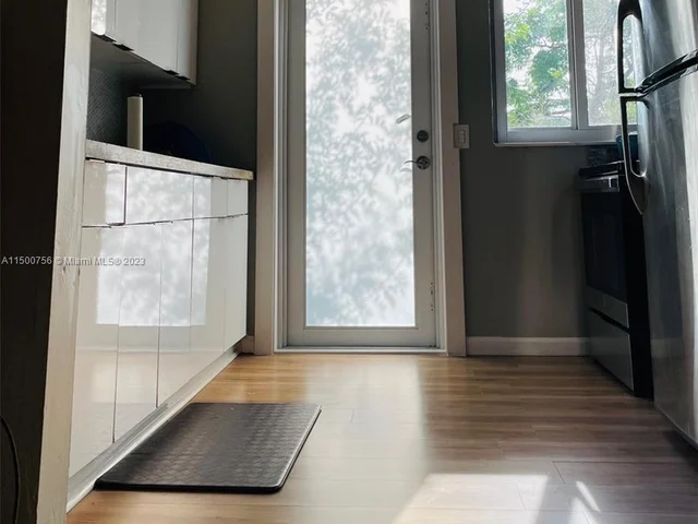 1520 NW 62nd Ter, Miami FL 33147