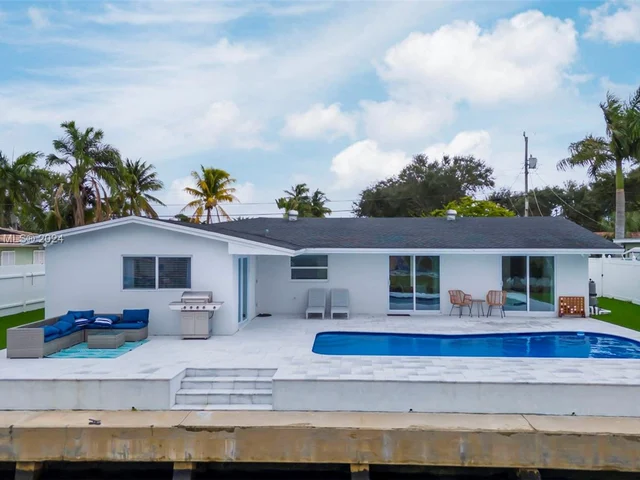 1731 SW 3 Avenue, Pompano Beach FL 33060