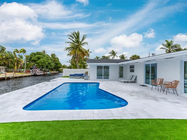 1731 SW 3 Avenue, Pompano Beach FL 33060