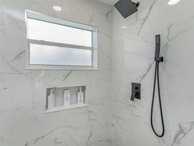 1731 SW 3 Avenue, Pompano Beach FL 33060