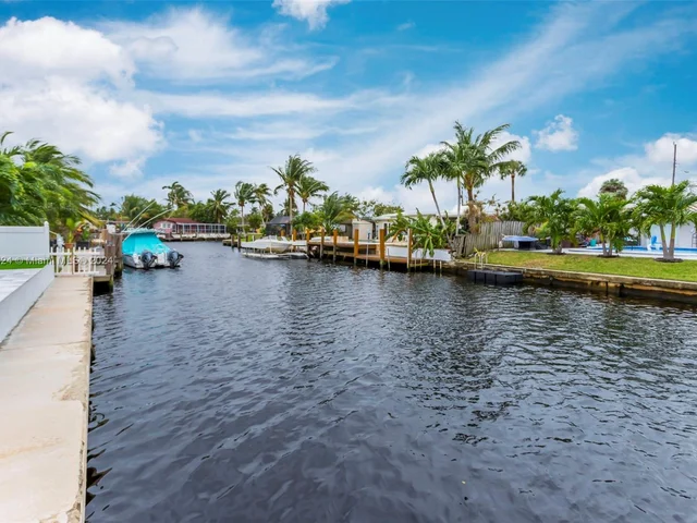 1731 SW 3 Avenue, Pompano Beach FL 33060