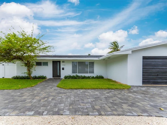 1731 SW 3 Avenue, Pompano Beach FL 33060