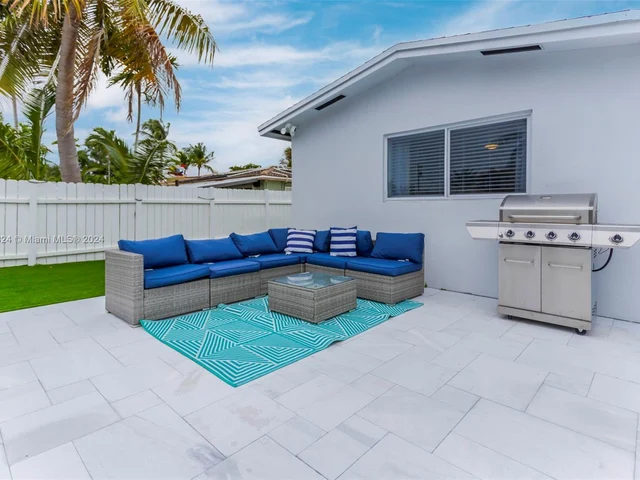 1731 SW 3 Avenue, Pompano Beach FL 33060