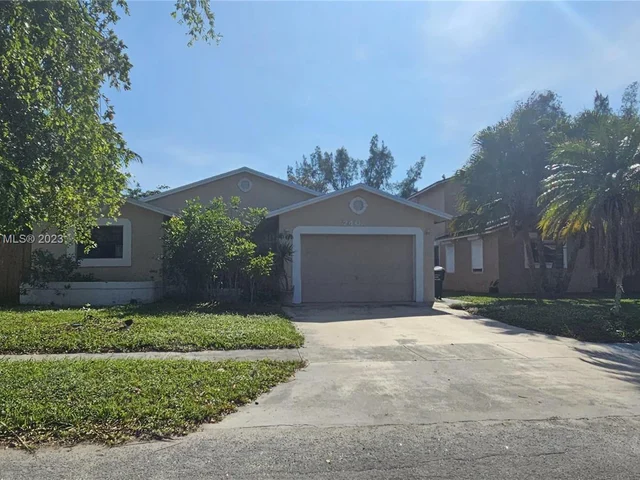 2408 Raleigh St, Hollywood FL 33020