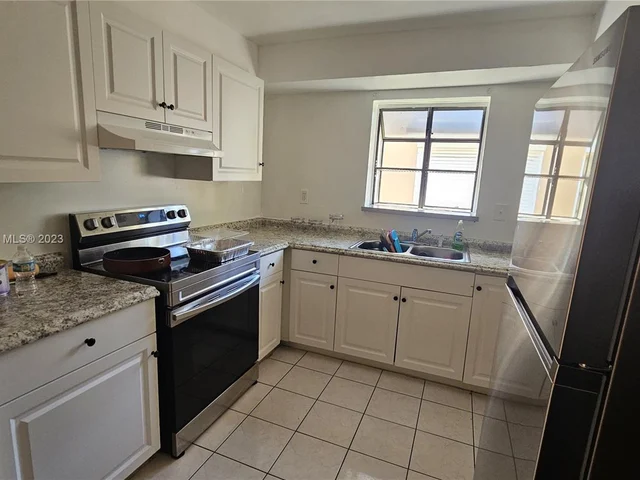 2408 Raleigh St, Hollywood FL 33020