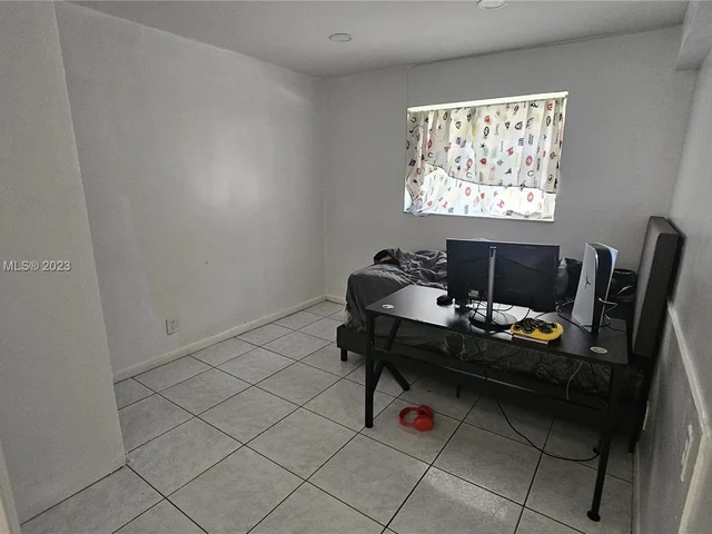 2408 Raleigh St, Hollywood FL 33020