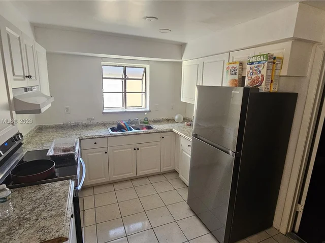 2408 Raleigh St, Hollywood FL 33020