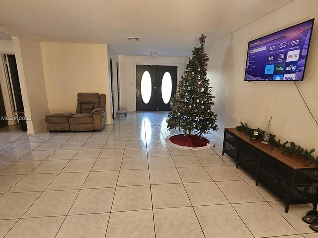 2408 Raleigh St, Hollywood FL 33020