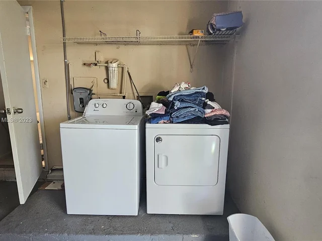 2408 Raleigh St, Hollywood FL 33020