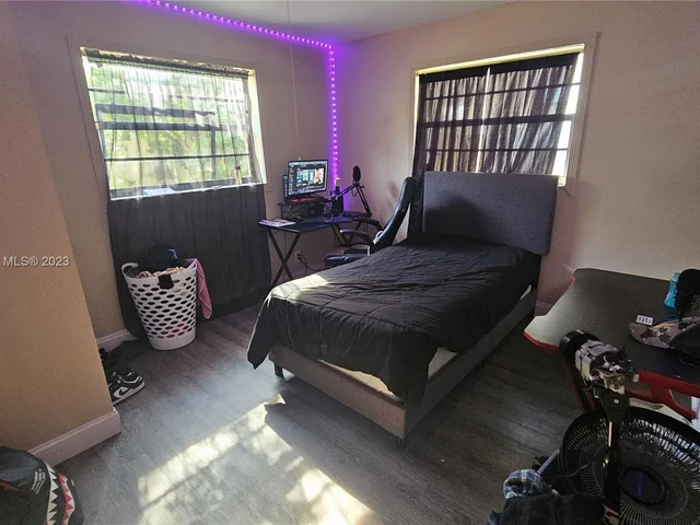 2408 Raleigh St, Hollywood FL 33020