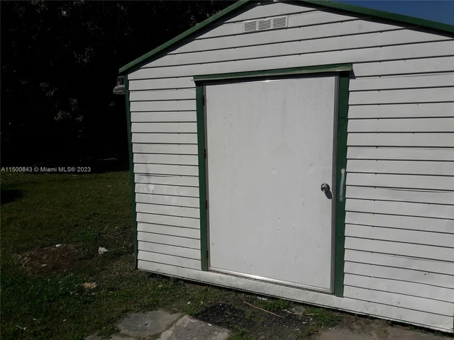 335 SW 18th Ave, Fort Lauderdale FL 33312