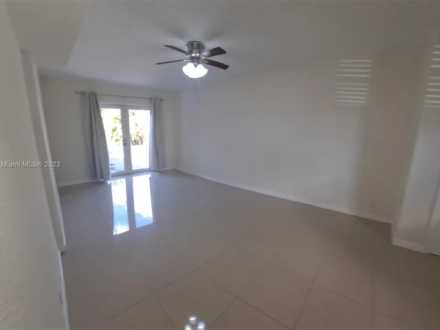 335 SW 18th Ave, Fort Lauderdale FL 33312